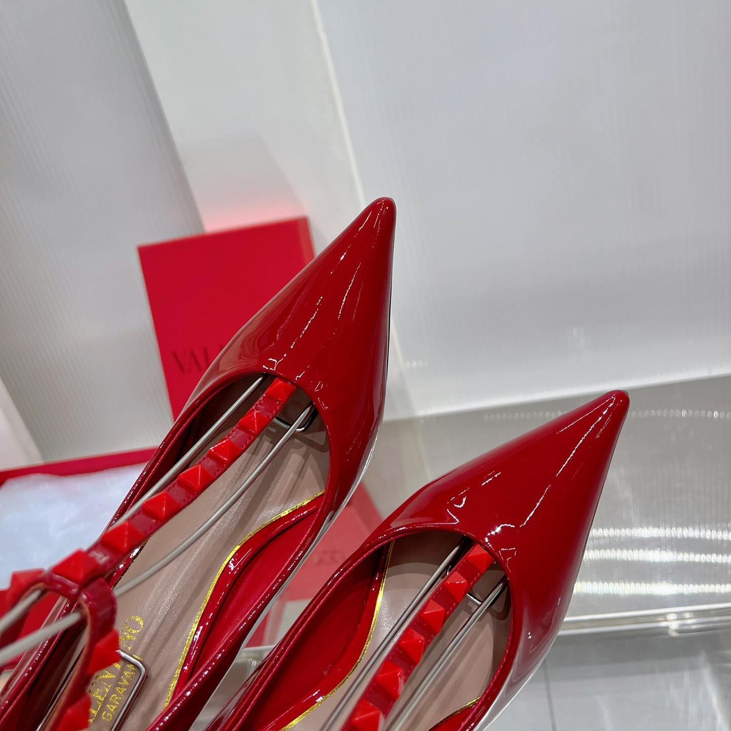 Valenti Rockstud Patent Leather Pumps With Matching Studs 100mm - 