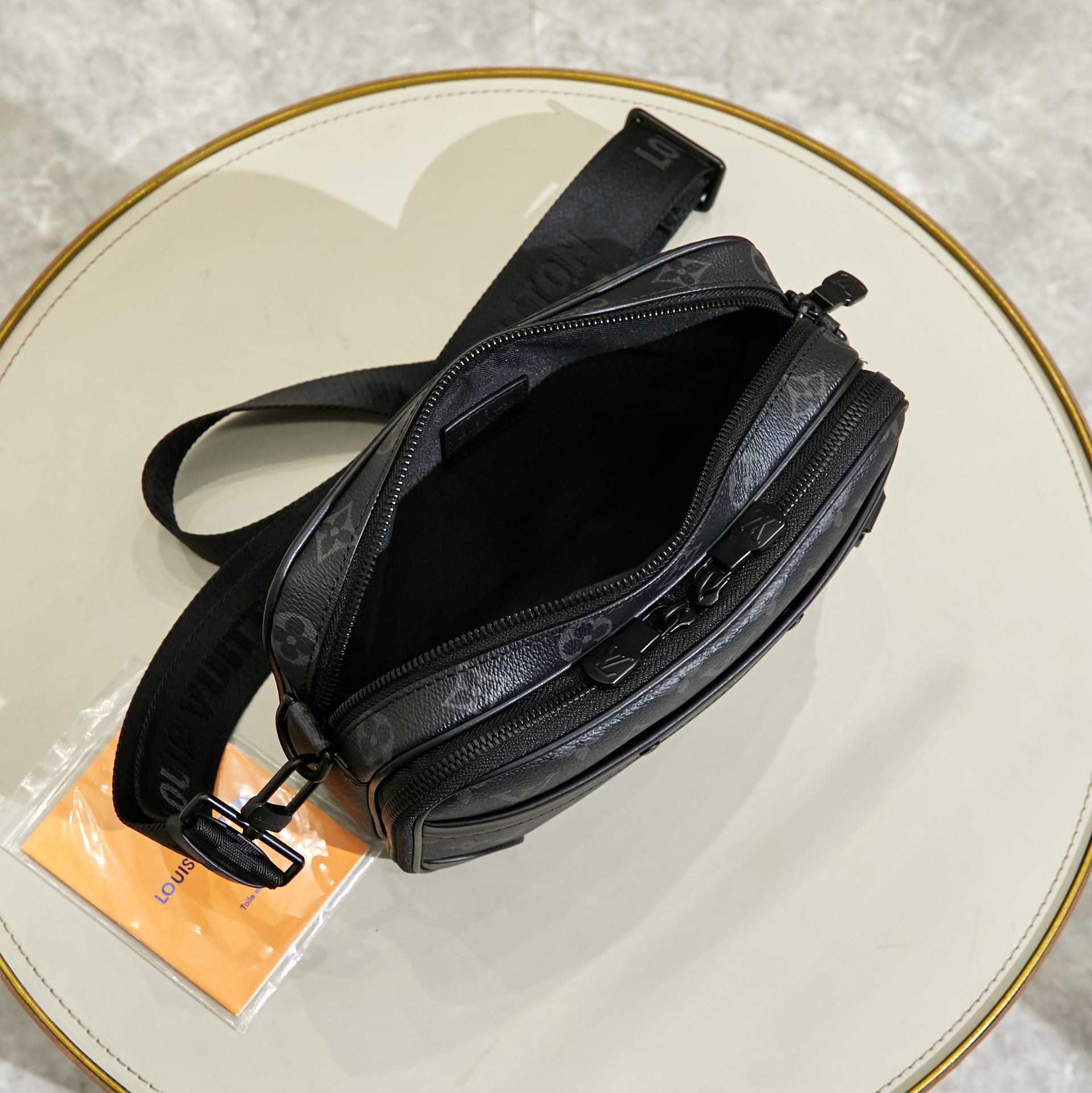 Louis Vuitton Alpha Messenger  M46955 - 