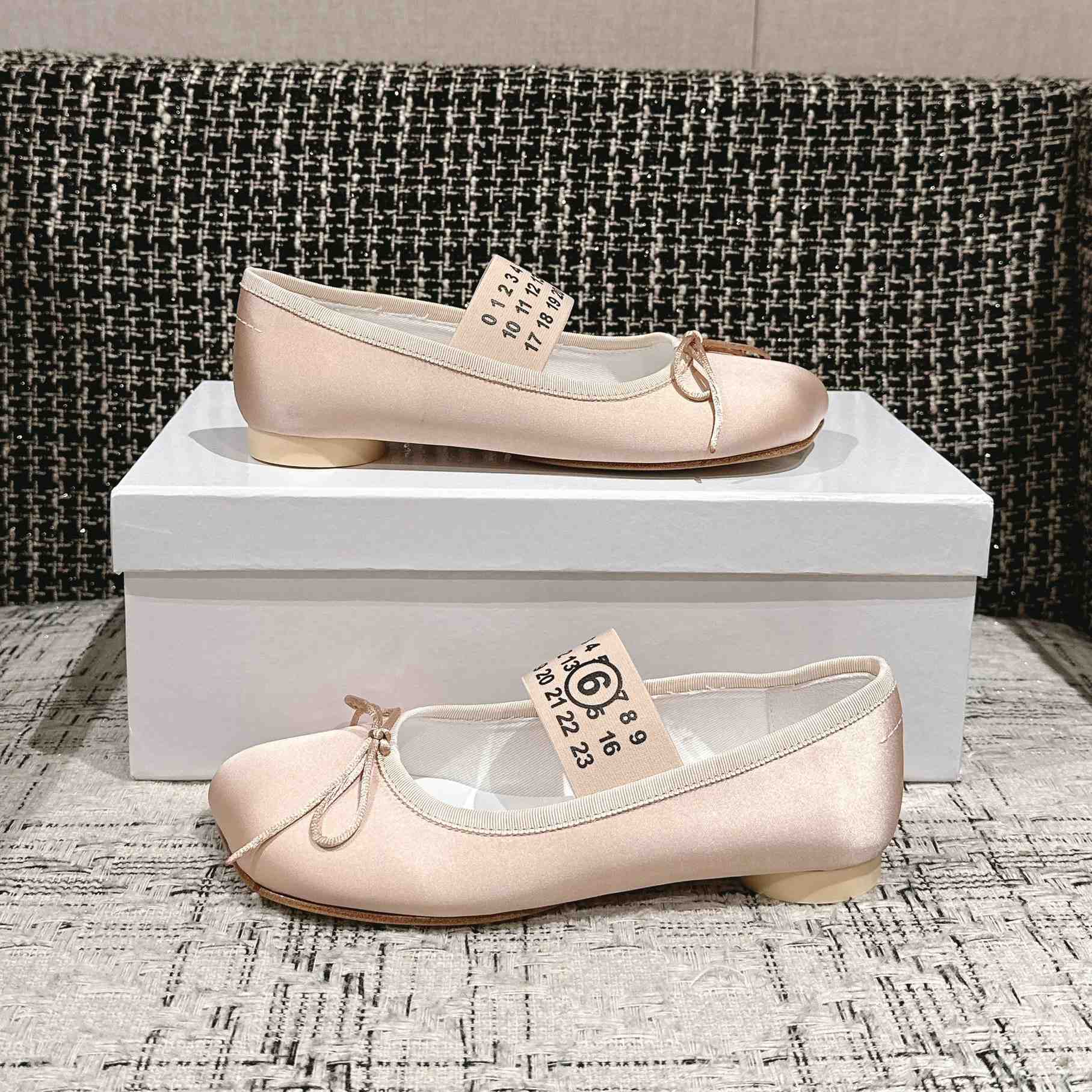 Maison Margiela MM6 Logo-strap Ballerina Shoes - 