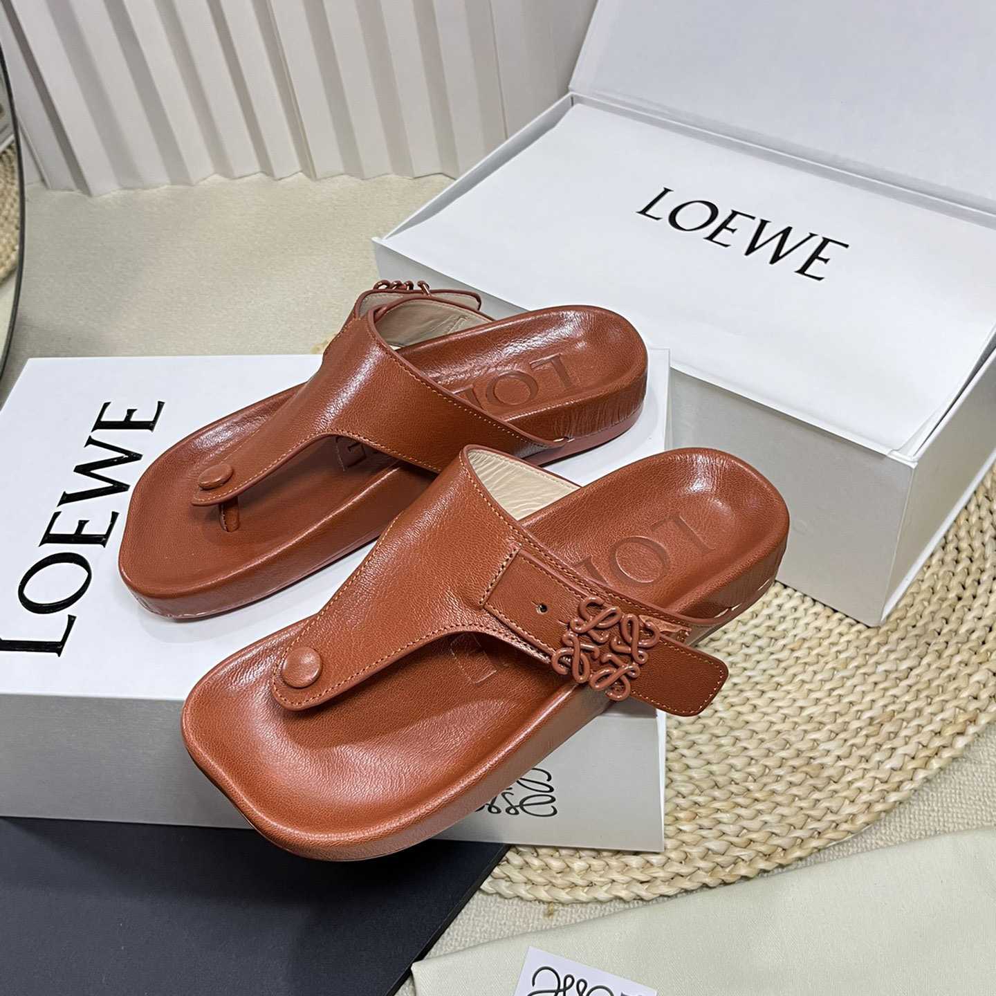 Loewe Anagram Ease Sandal In Kidskin - 