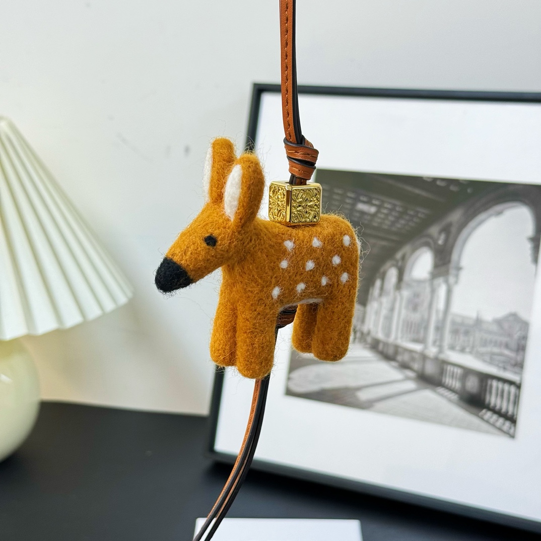 Loewe Deer Charm In Felt And Calfskin - 