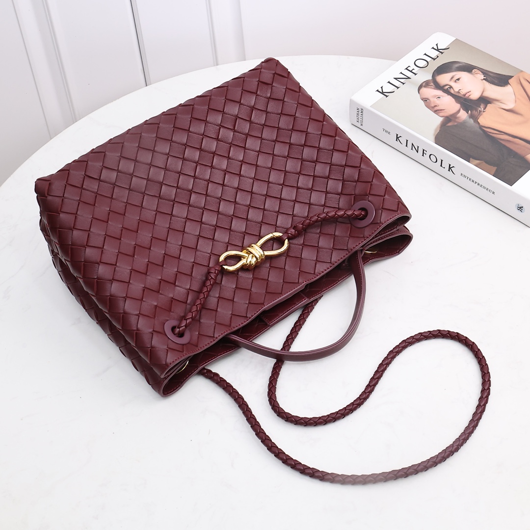 Bottega Veneta Medium Andiamo  32*24*12CM - 