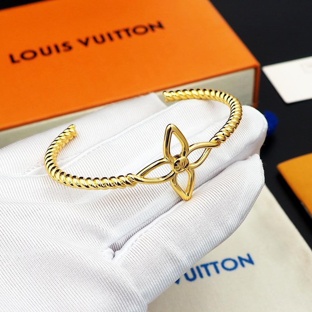 Louis Vuitton Nautical Rigid Bracelet   M1606 - 