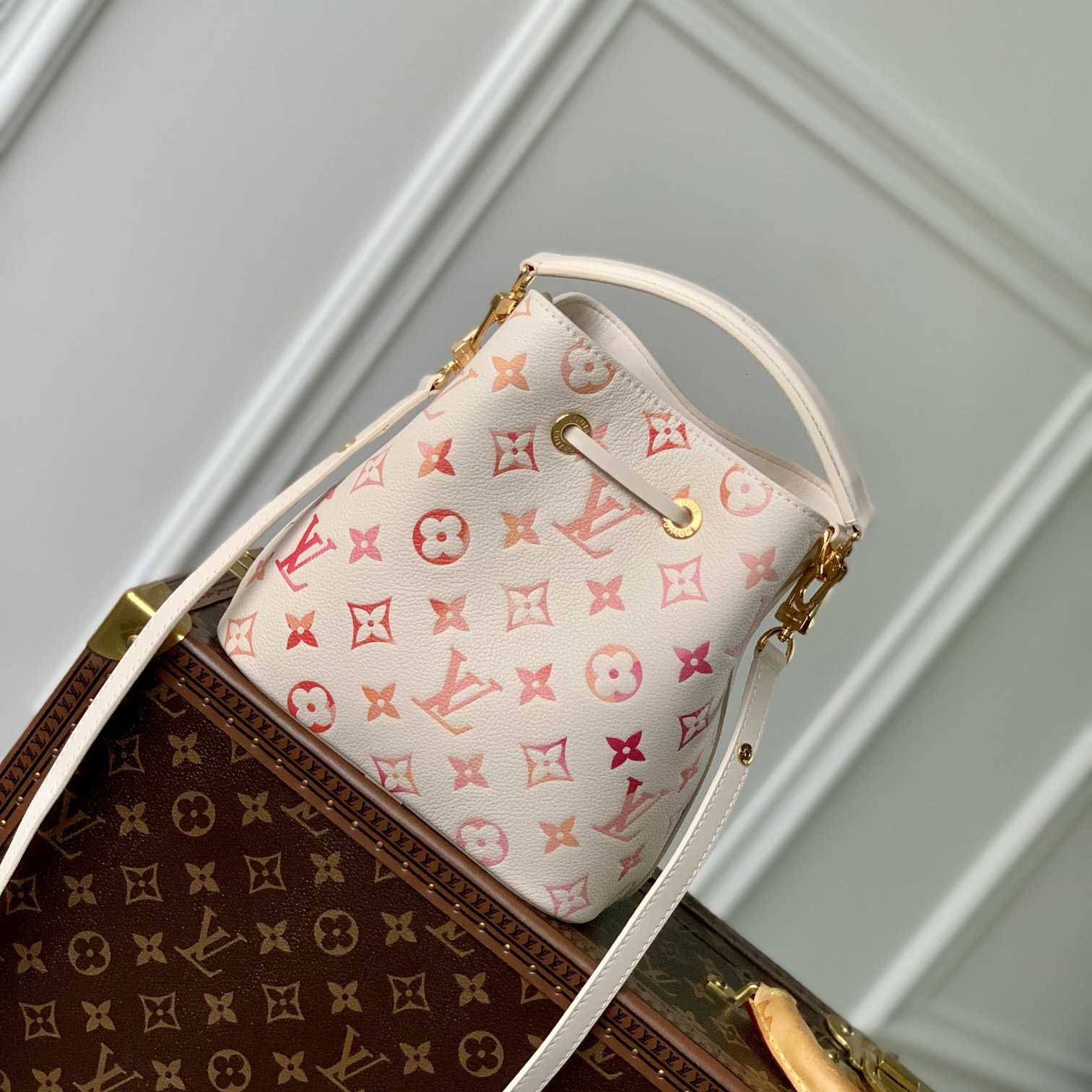 Louis Vuitton Néonoé BB   M24649 - 