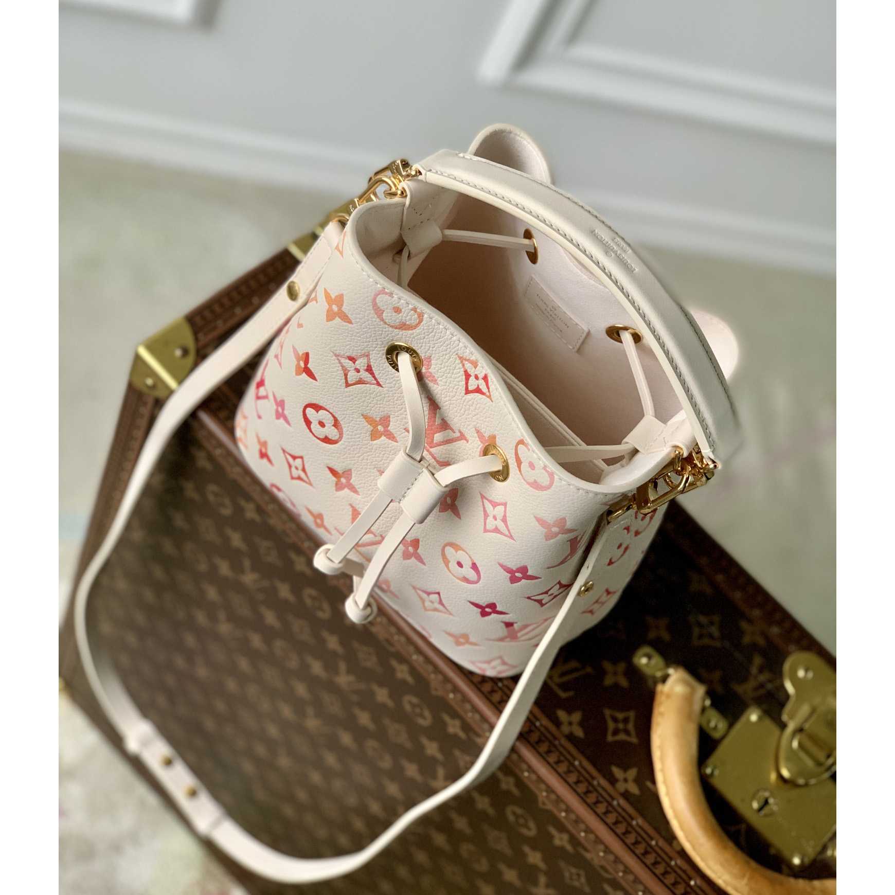 Louis Vuitton Néonoé BB   M24649 - 