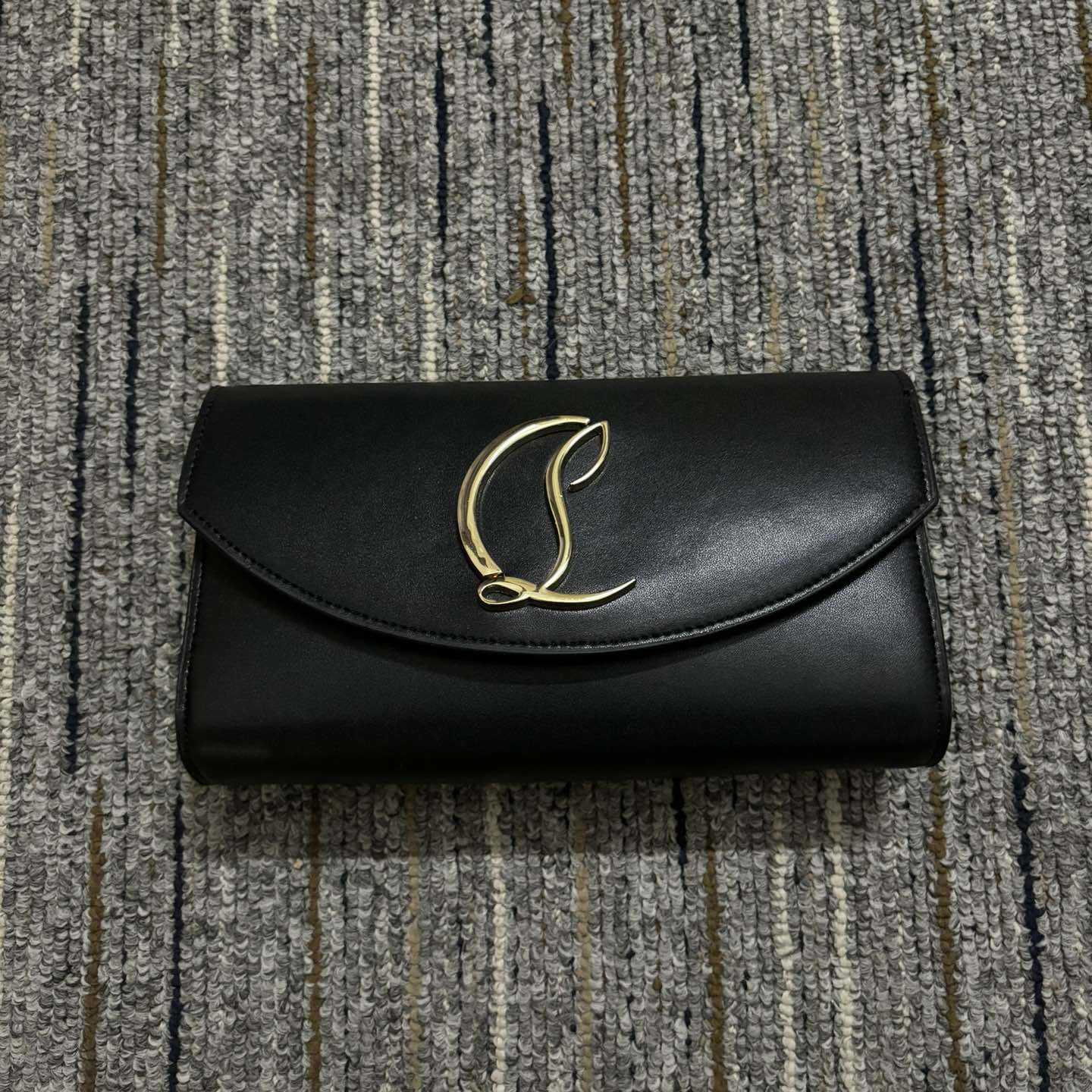 Christian Louboutin Leather Wallet On Chain  - 