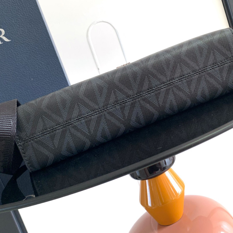 Dior A5 Triangle Pouch - 