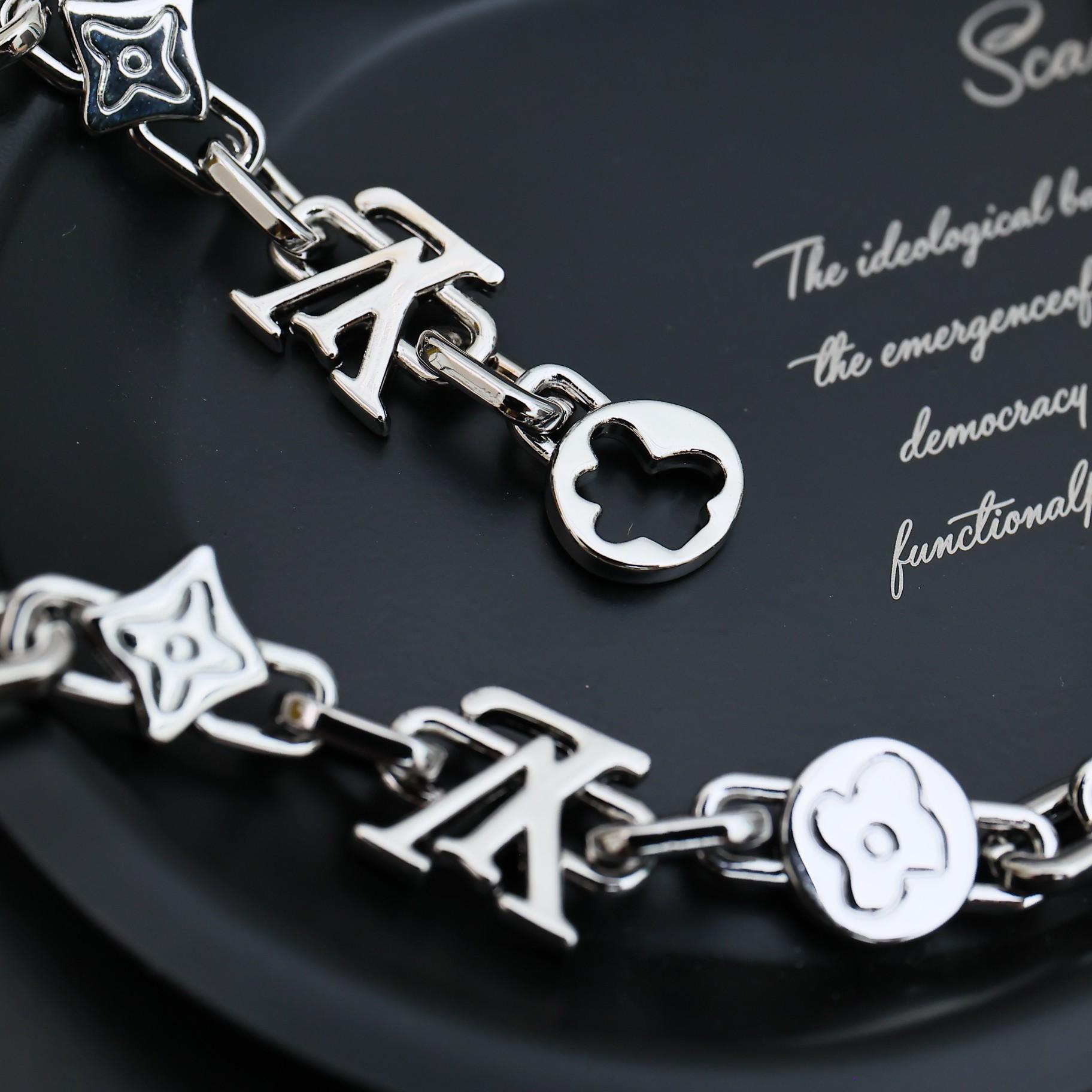 Louis Vuitton Monogram Craggy Necklace   M01880 - 