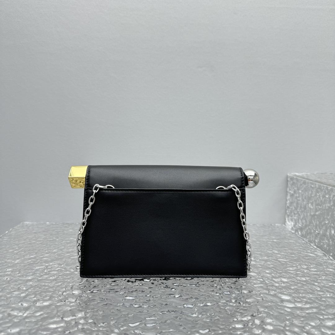 Jacquemus La Petite Pochette Rond Carré Cross Body Bag (20×7×14cm) - 