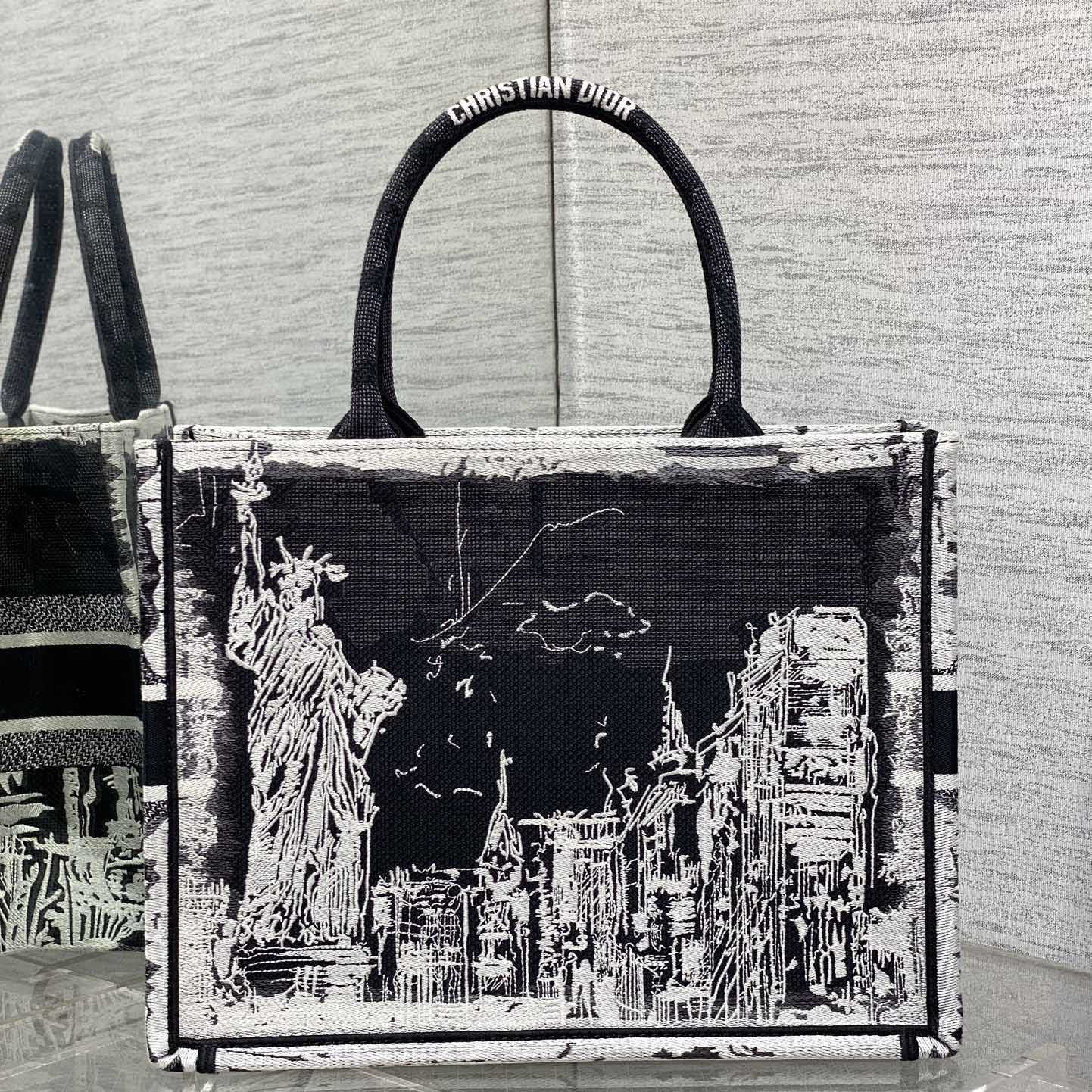 Dior Medium Dior Book Tote    - 