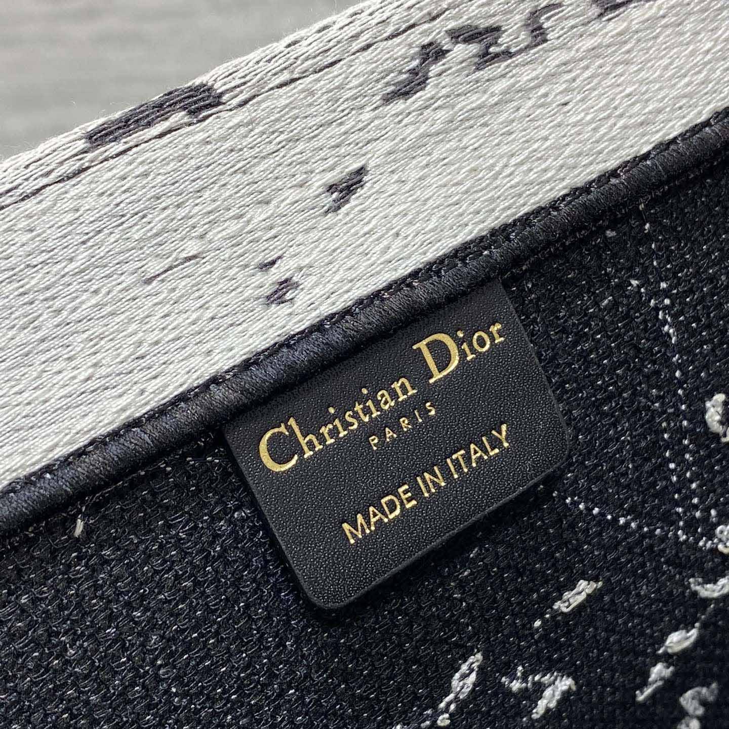 Dior Medium Dior Book Tote    - 