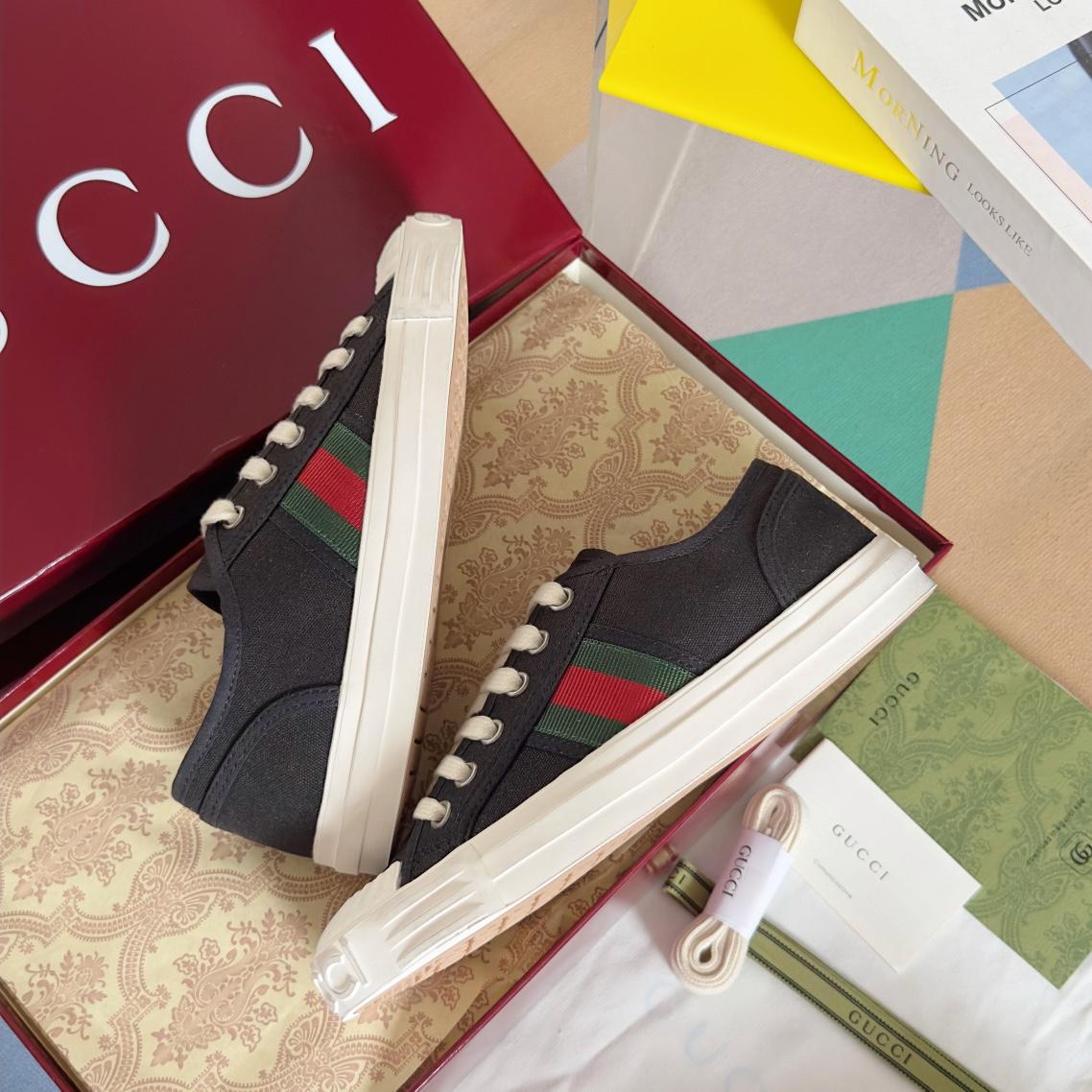 Gucci Sneaker With Web - 