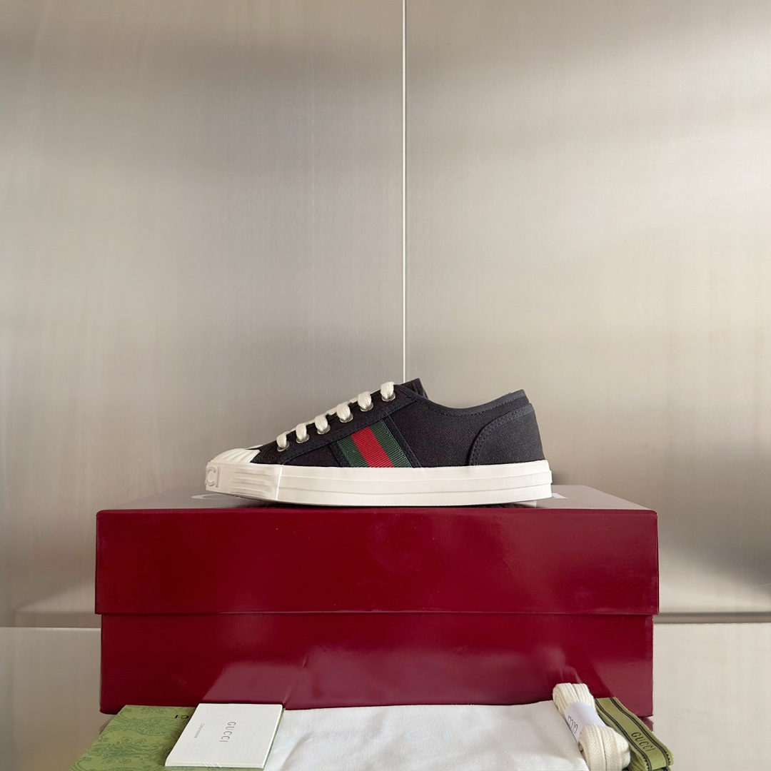 Gucci Sneaker With Web - 
