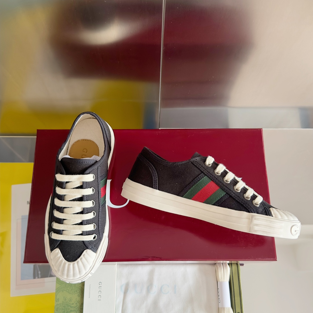 Gucci Sneaker With Web - 