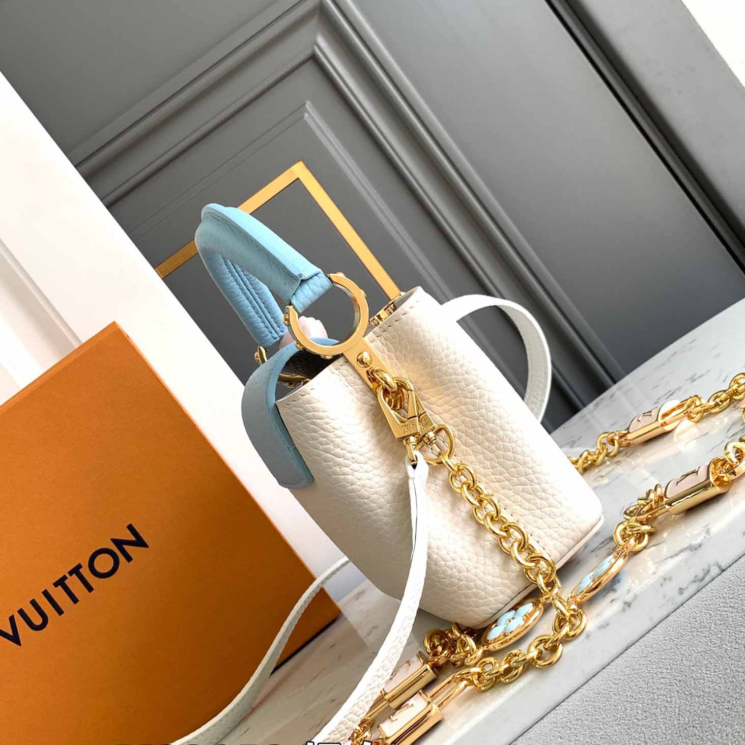 Louis Vuitton Capucines Nano   M23952 - 