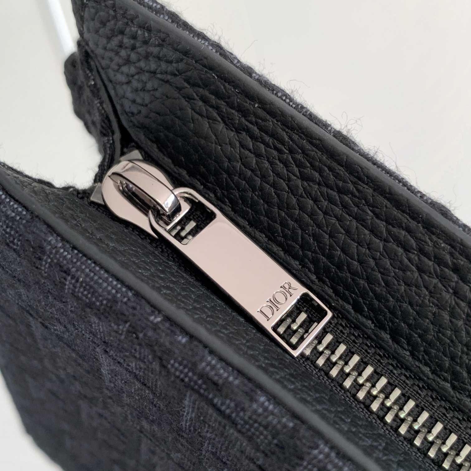 Dior A5 Triangle Pouch - 
