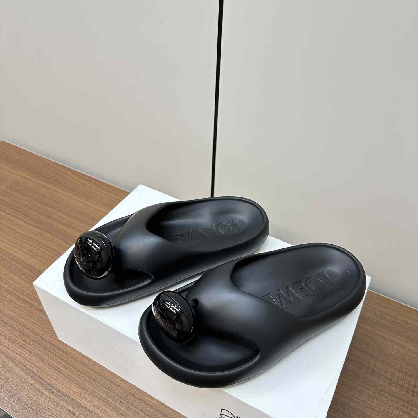 Loewe Paula's Ibiza Bubble Rubber Thong Sandals - 