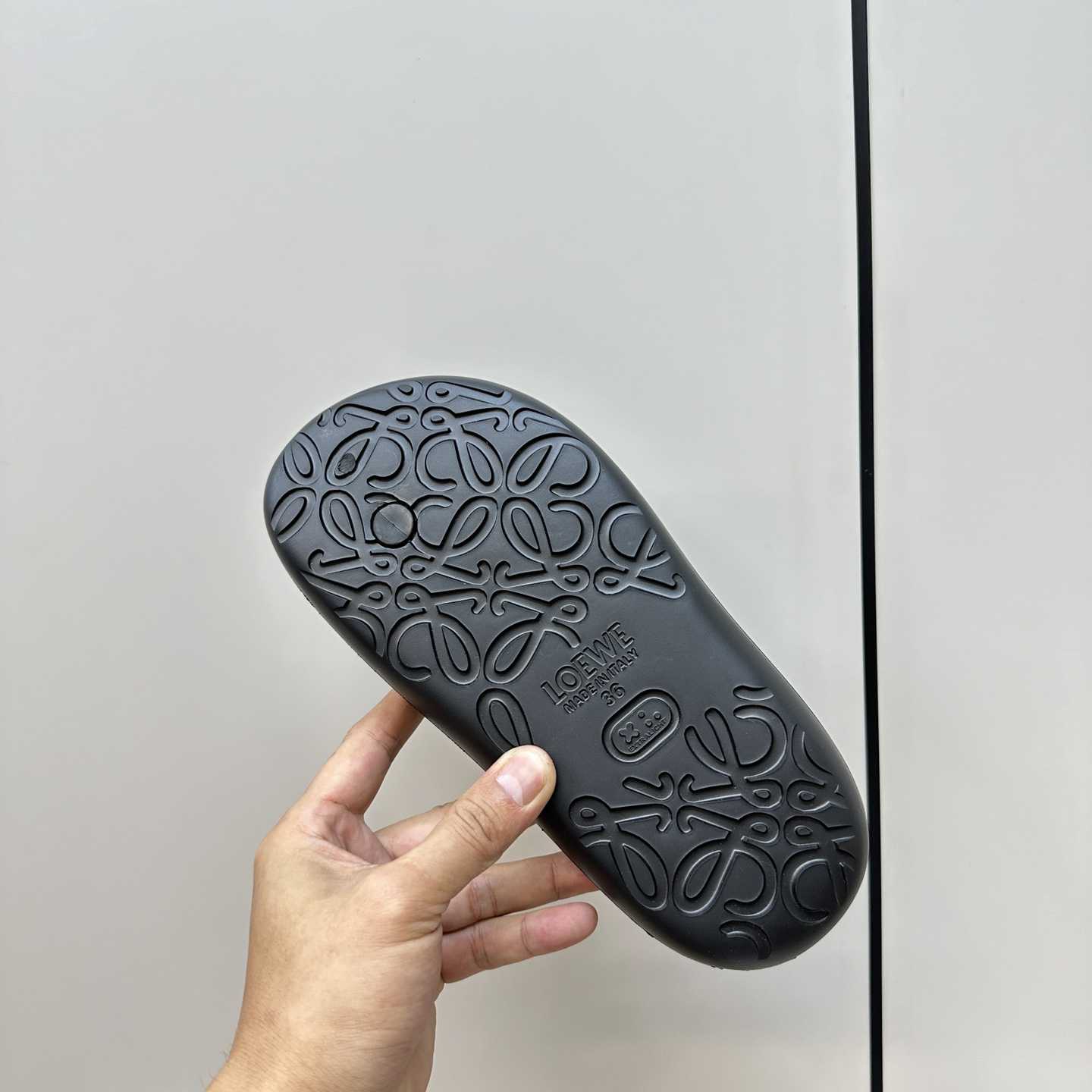 Loewe Paula's Ibiza Bubble Rubber Thong Sandals - 