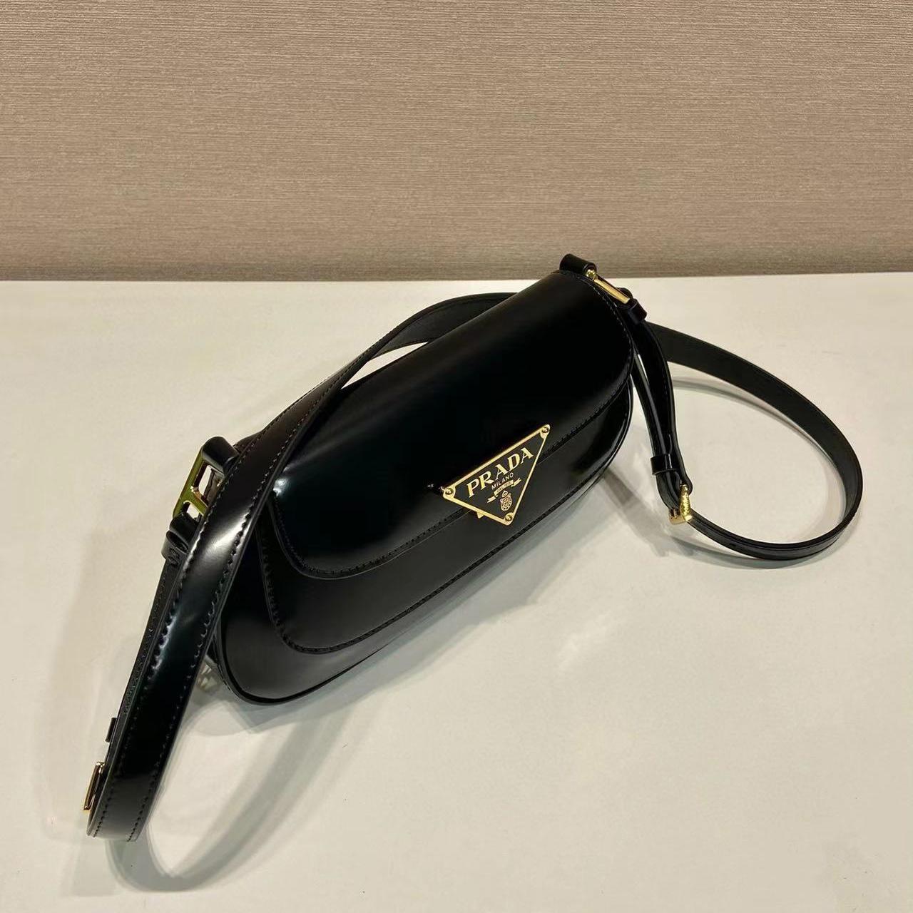 Prada Leather Shoulder Bag  （24x11x4cm） - 