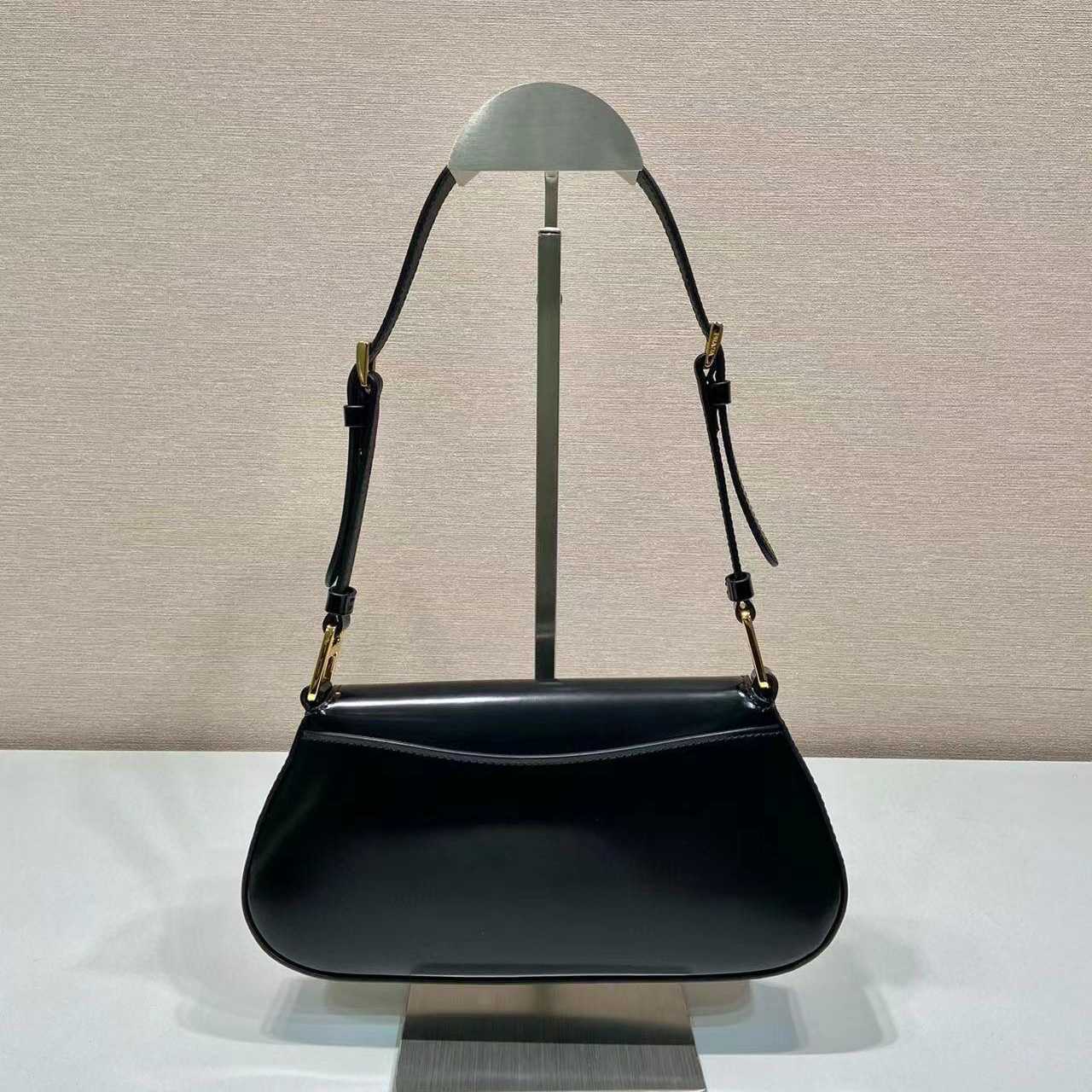 Prada Leather Shoulder Bag  （24x11x4cm） - 