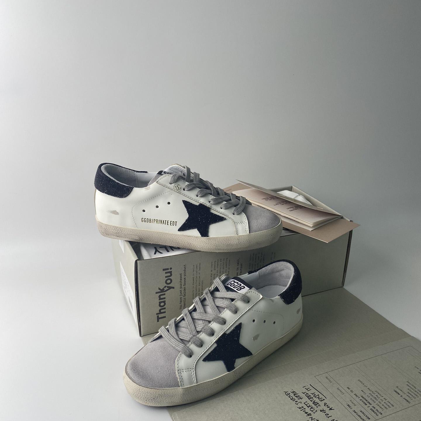 Golden Goose Sneakers - 