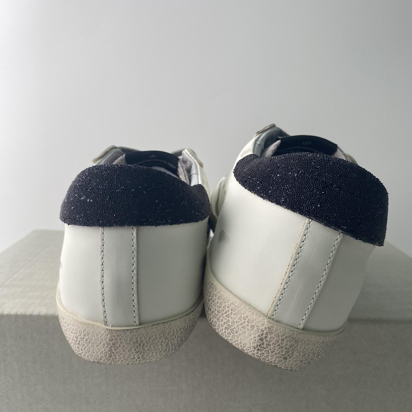 Golden Goose Sneakers - 
