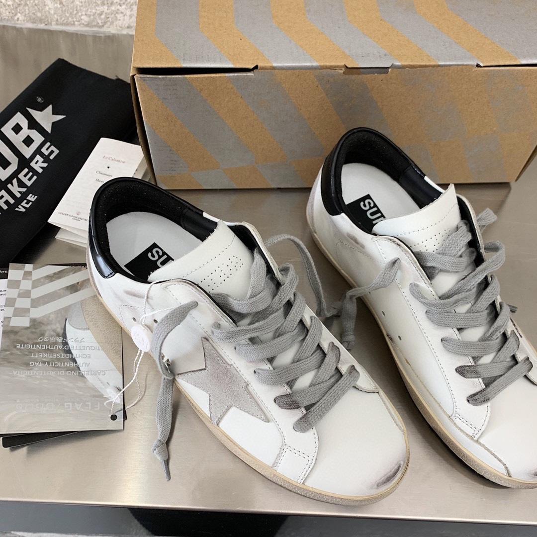 Golden Goose Sneakers - 