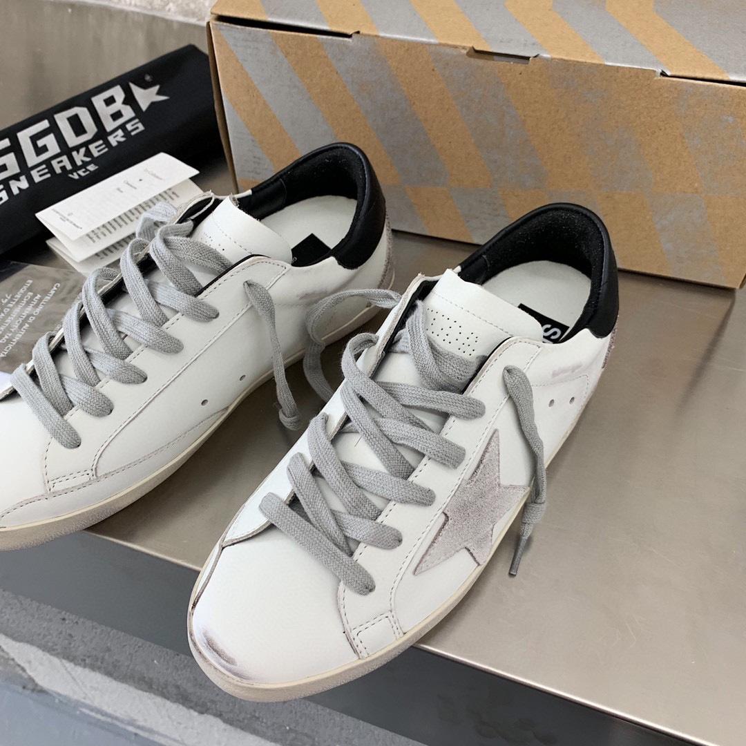 Golden Goose Sneakers - 