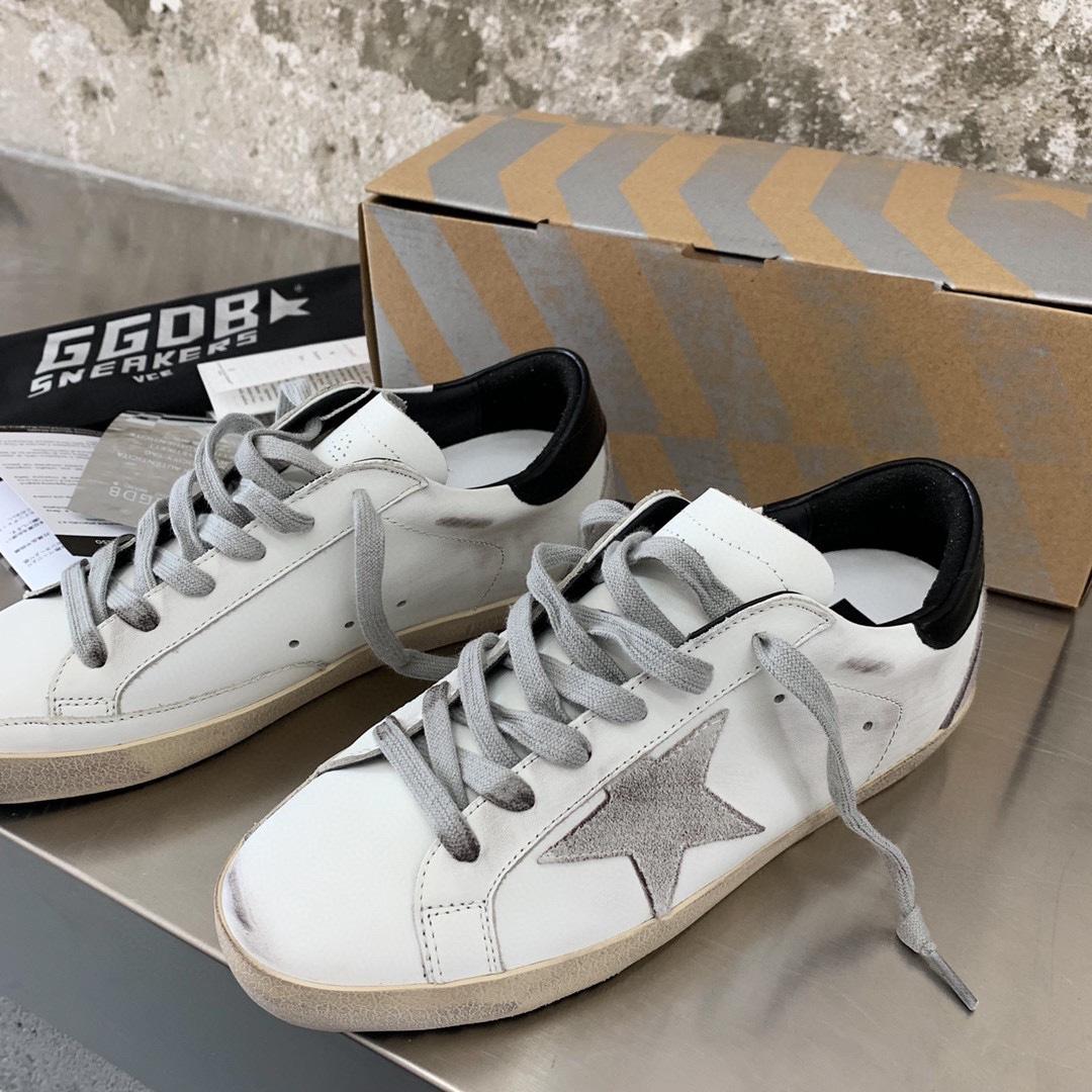 Golden Goose Sneakers - 