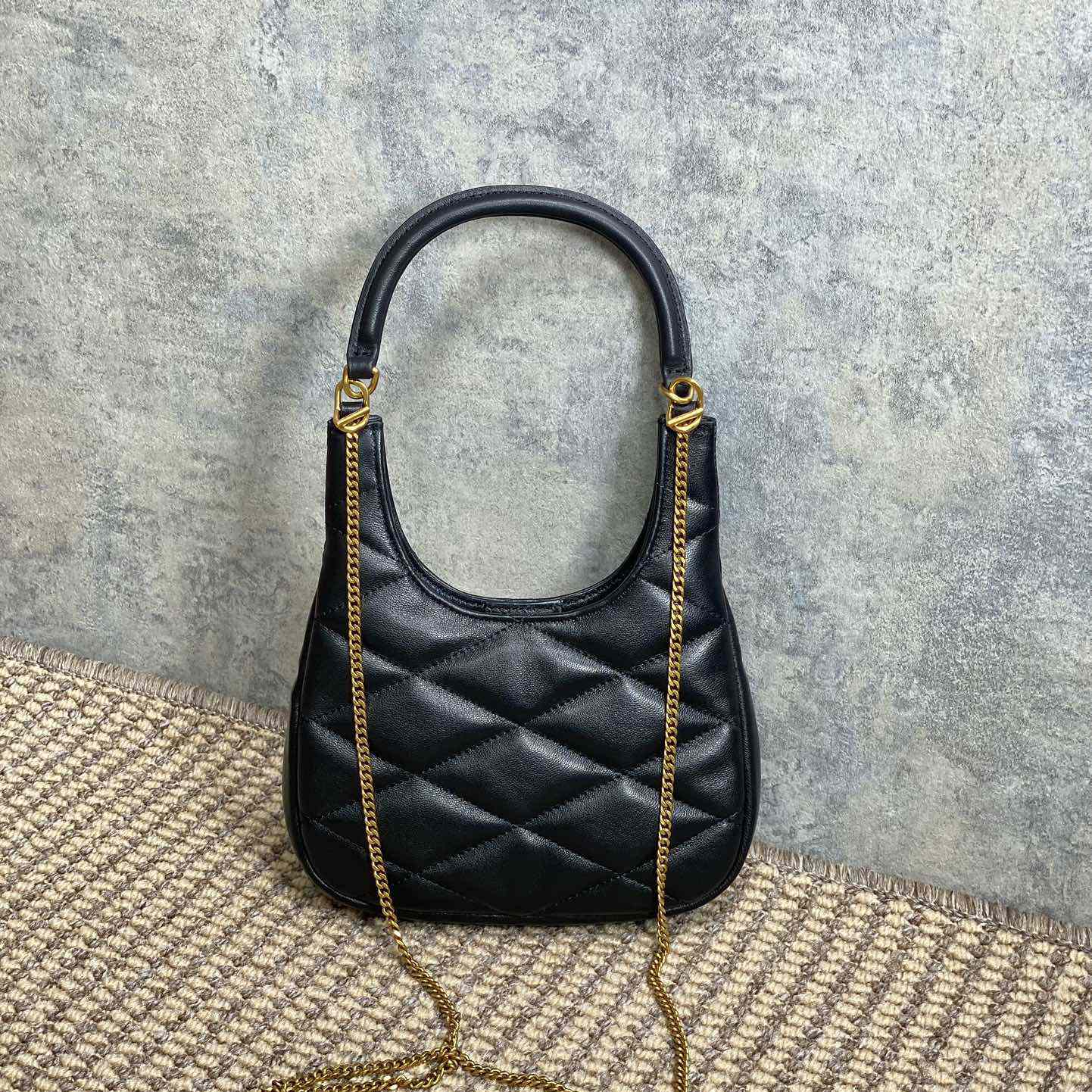 Saint Laurent Sade Hobo In Lambskin - 