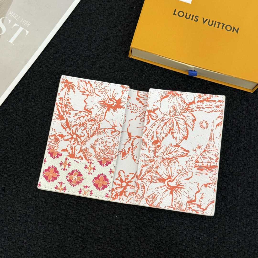 Louis Vuitton Passport Cover   M11457 - 