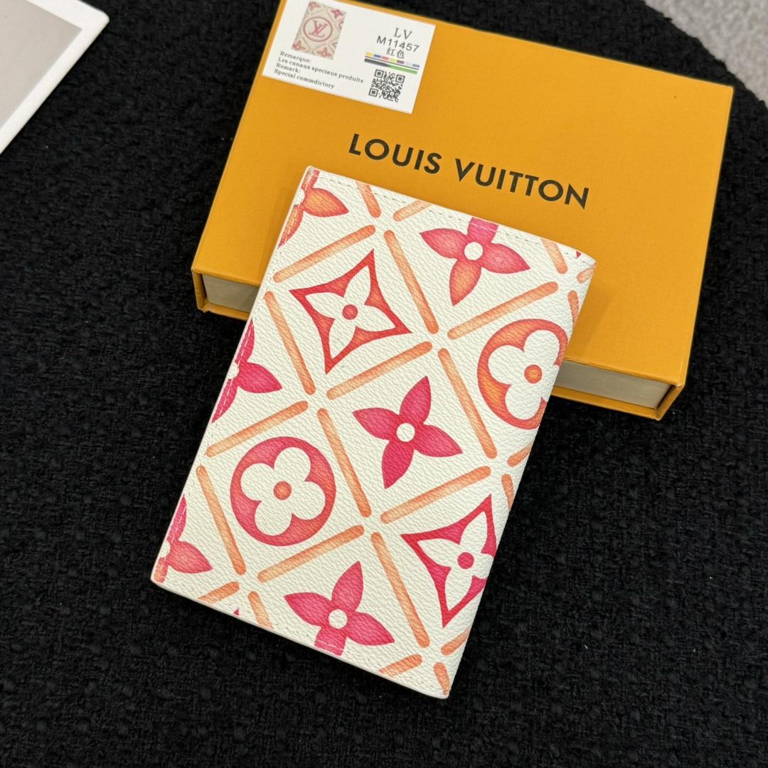 Louis Vuitton Passport Cover   M11457 - 