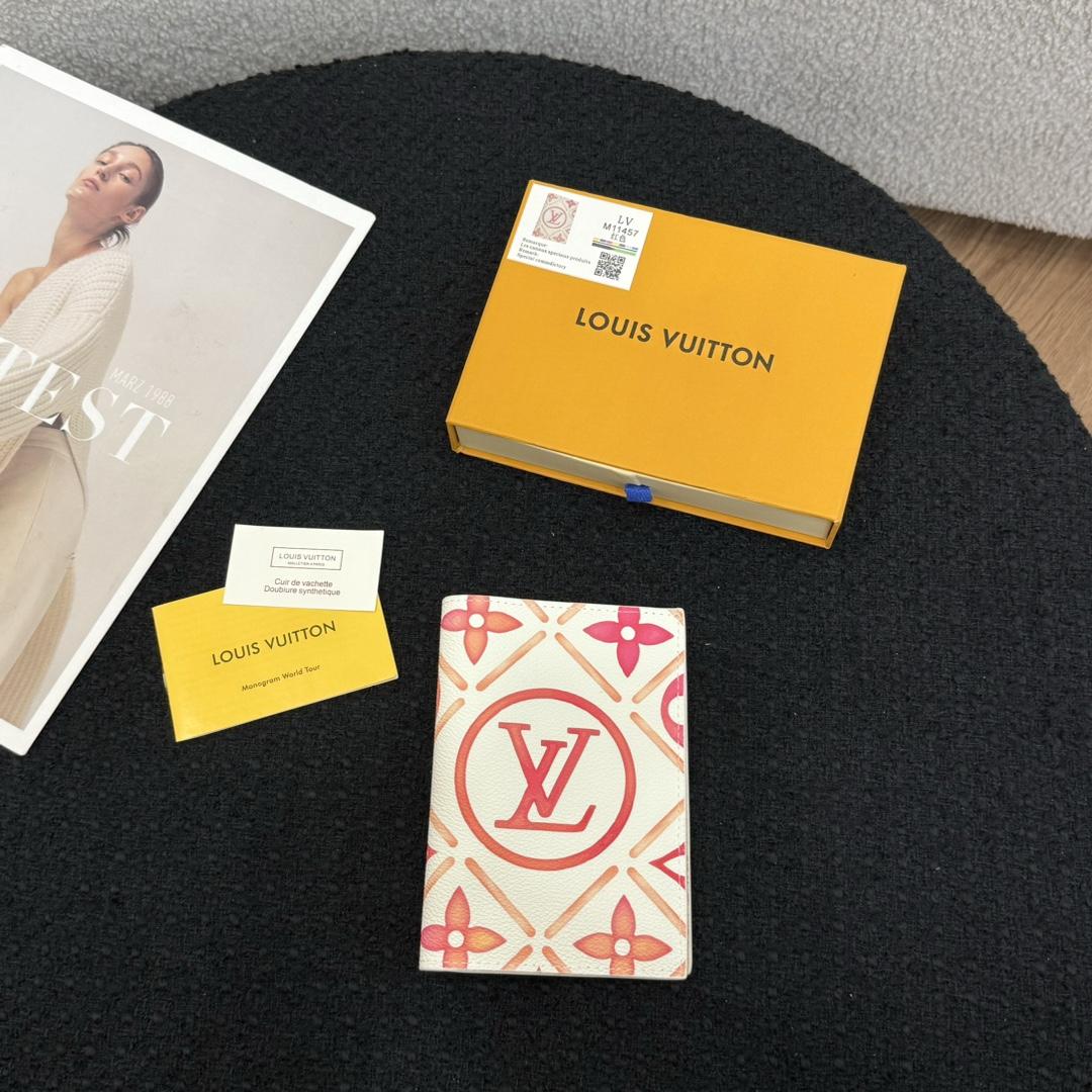 Louis Vuitton Passport Cover   M11457 - 