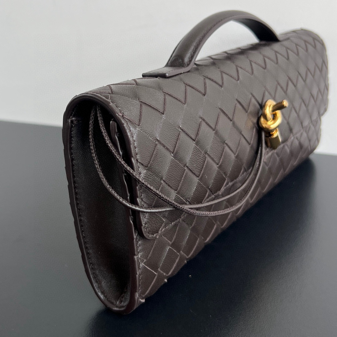 Bottega Veneta Long Clutch Andiamo With Handle - 