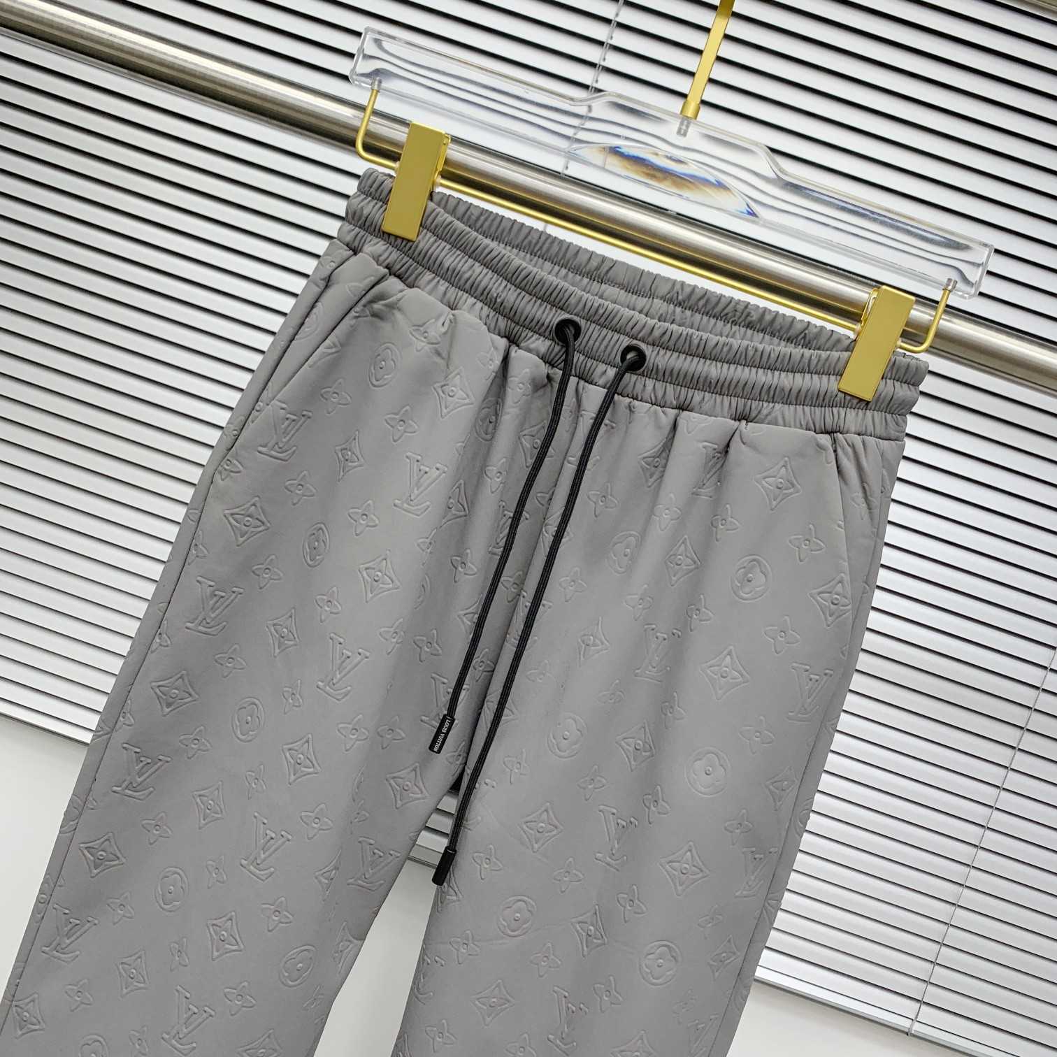 Louis Vuitton Tracksuit  - 