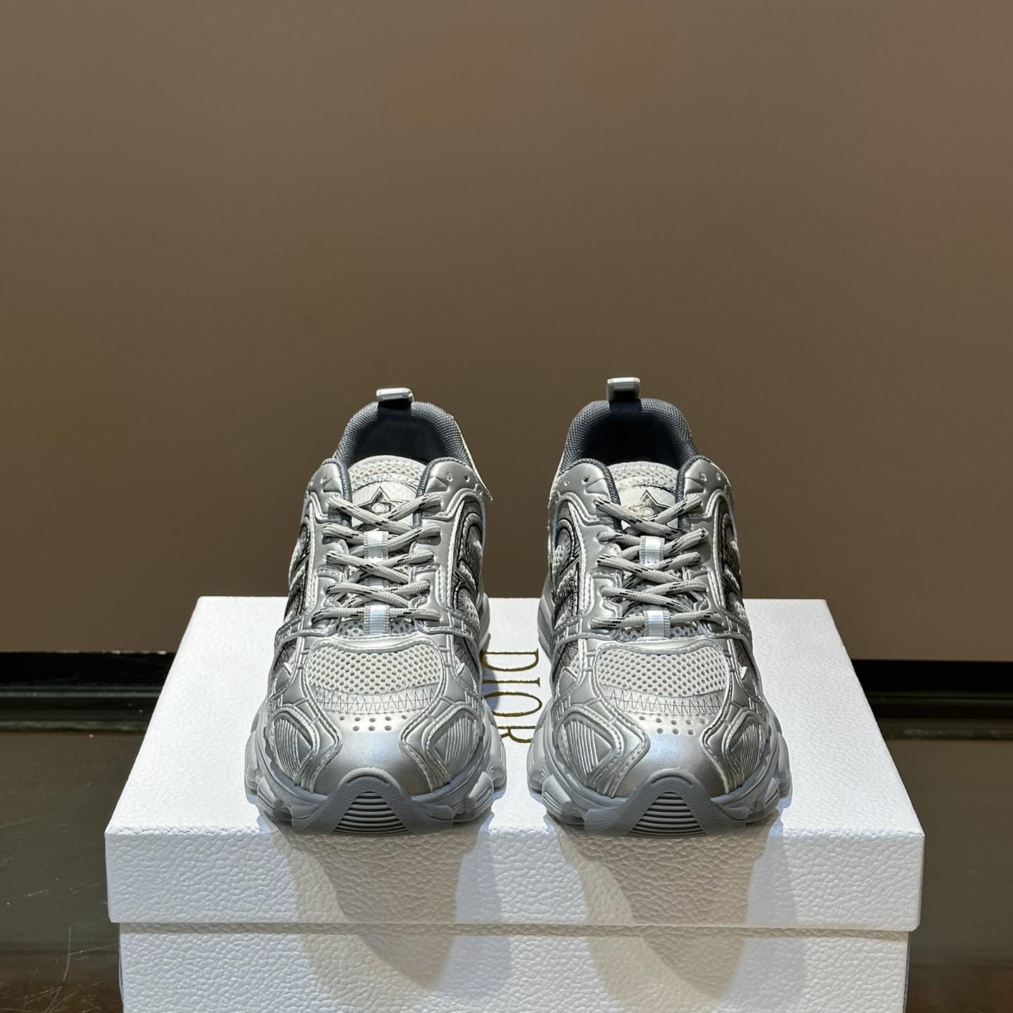 Dior Chrono Sneaker       - 