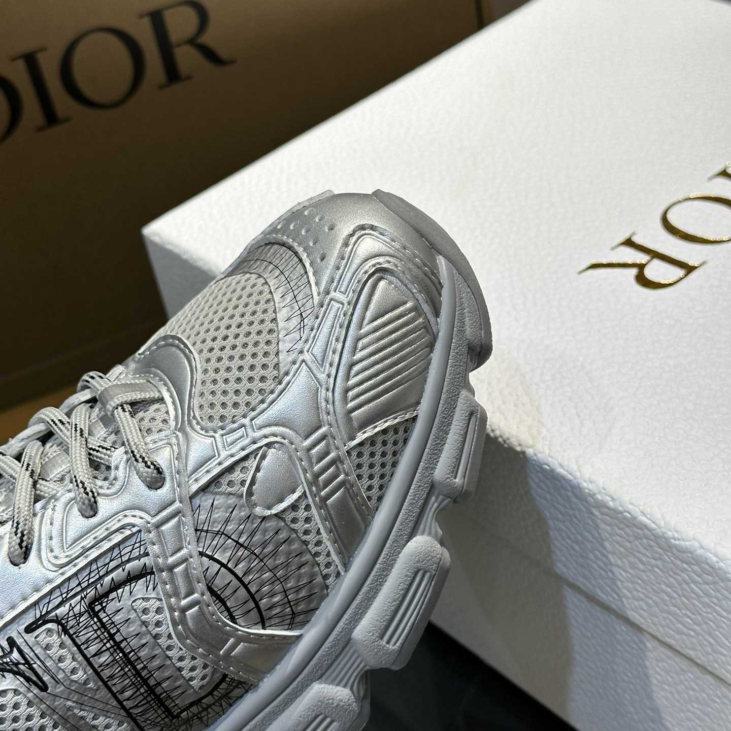 Dior Chrono Sneaker       - 