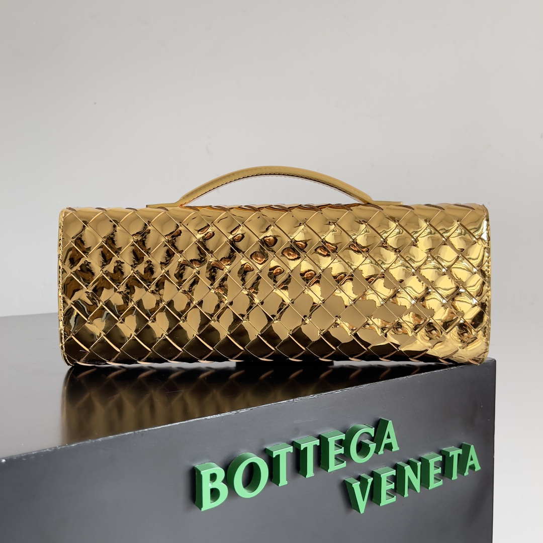 Bottega Veneta Andiamo Clutch 31*13*3cm - 