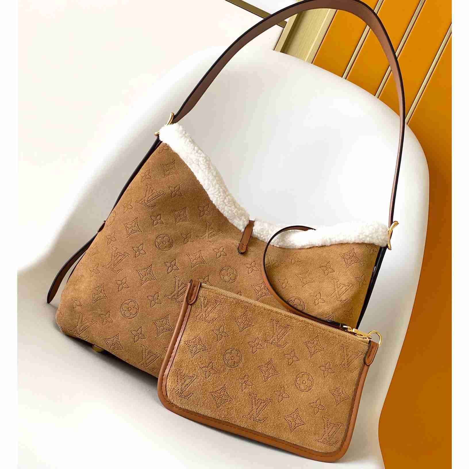 Louis Vuitton CarryAll PM  M11843 - 