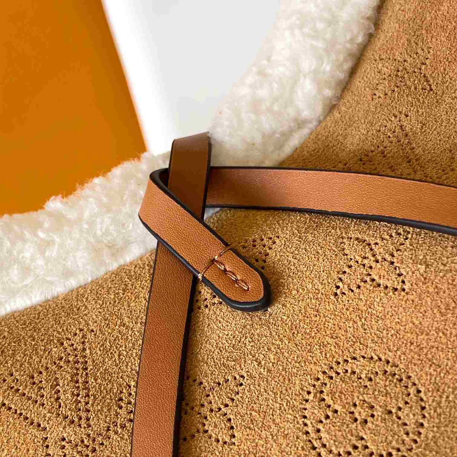 Louis Vuitton CarryAll PM  M11843 - 