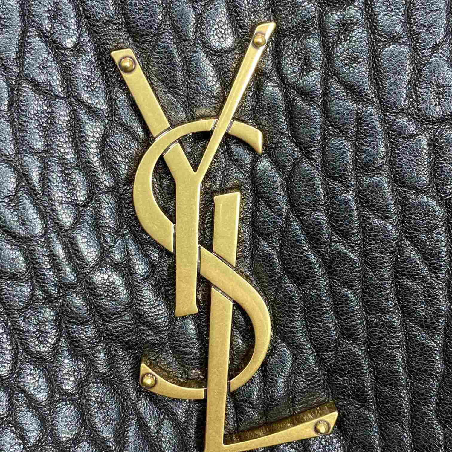 Saint Laurent Calypso Large In Grained Lambskin - 