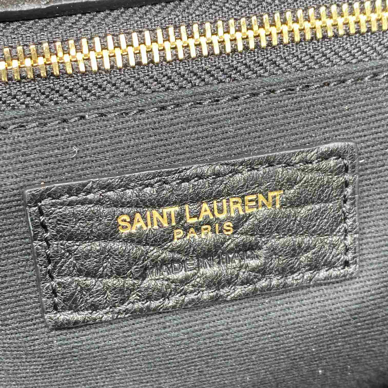 Saint Laurent Calypso Large In Grained Lambskin - 