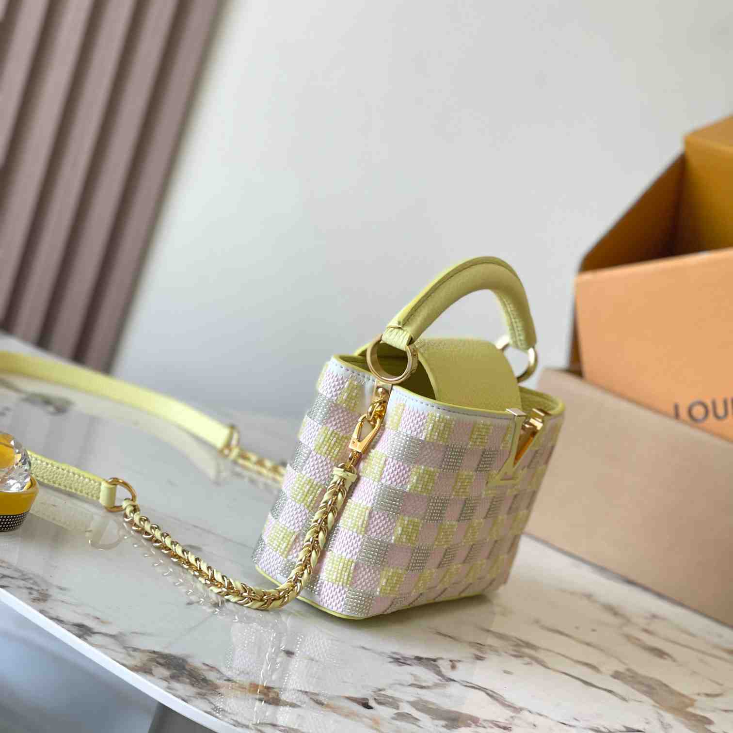 Louis Vuitton Capucines Mini  M24809 - 