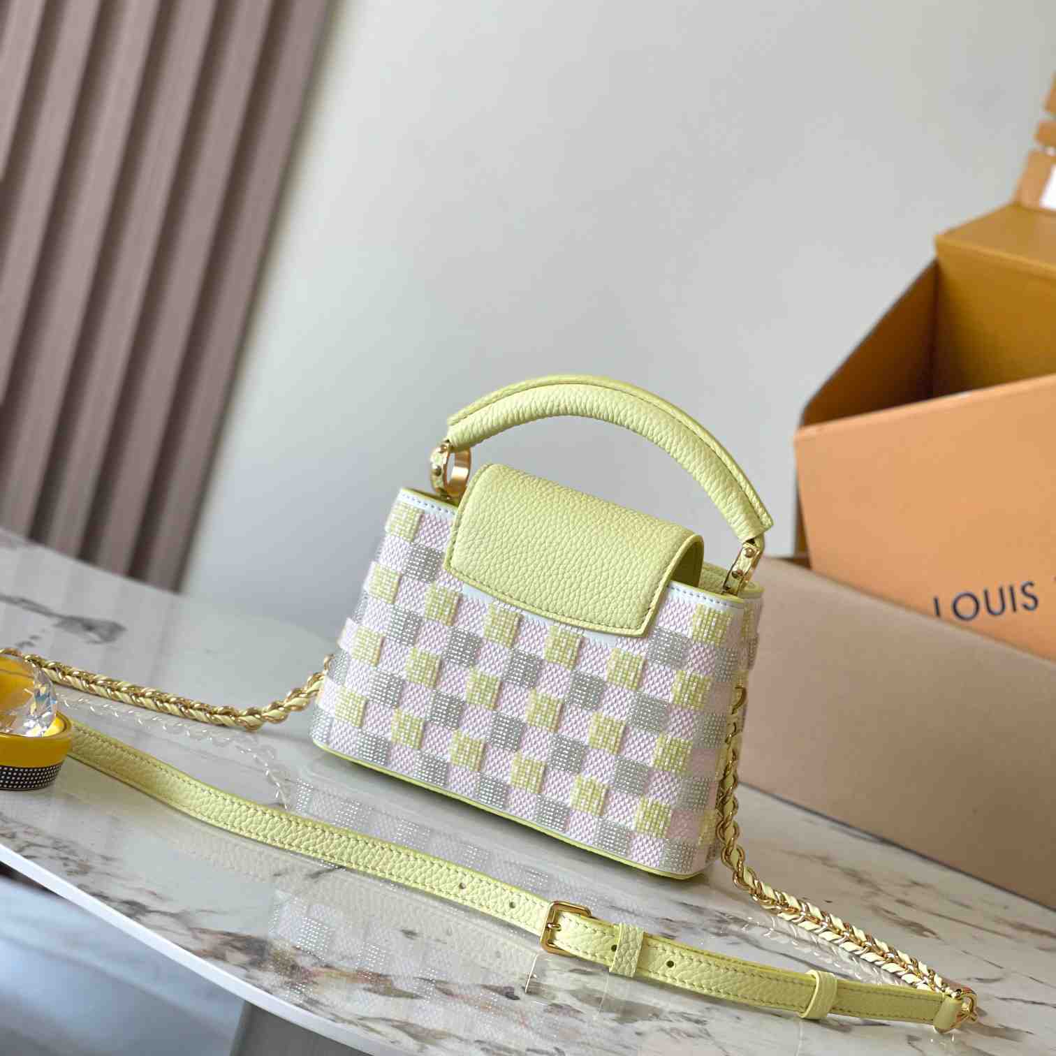 Louis Vuitton Capucines Mini  M24809 - 