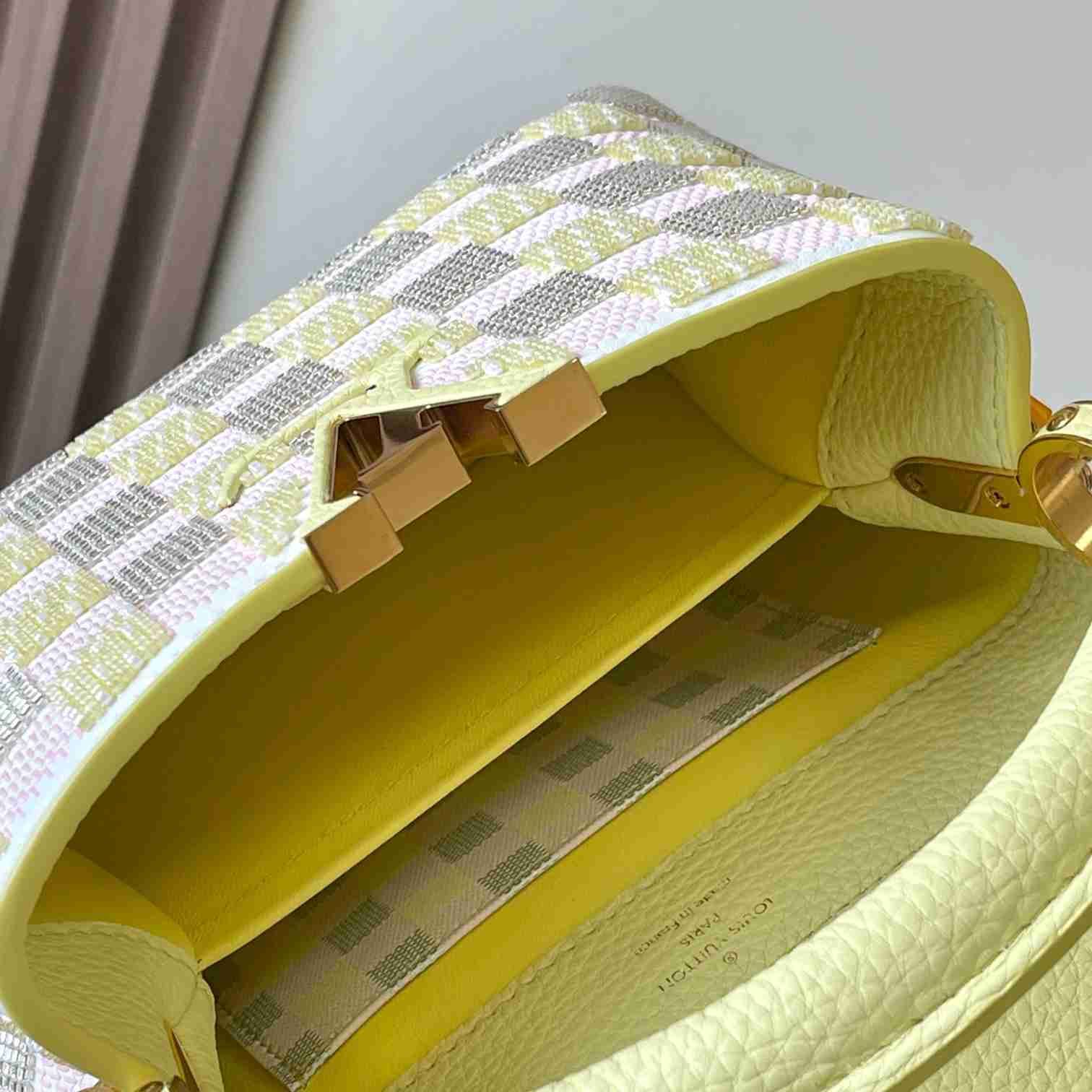 Louis Vuitton Capucines Mini  M24809 - 