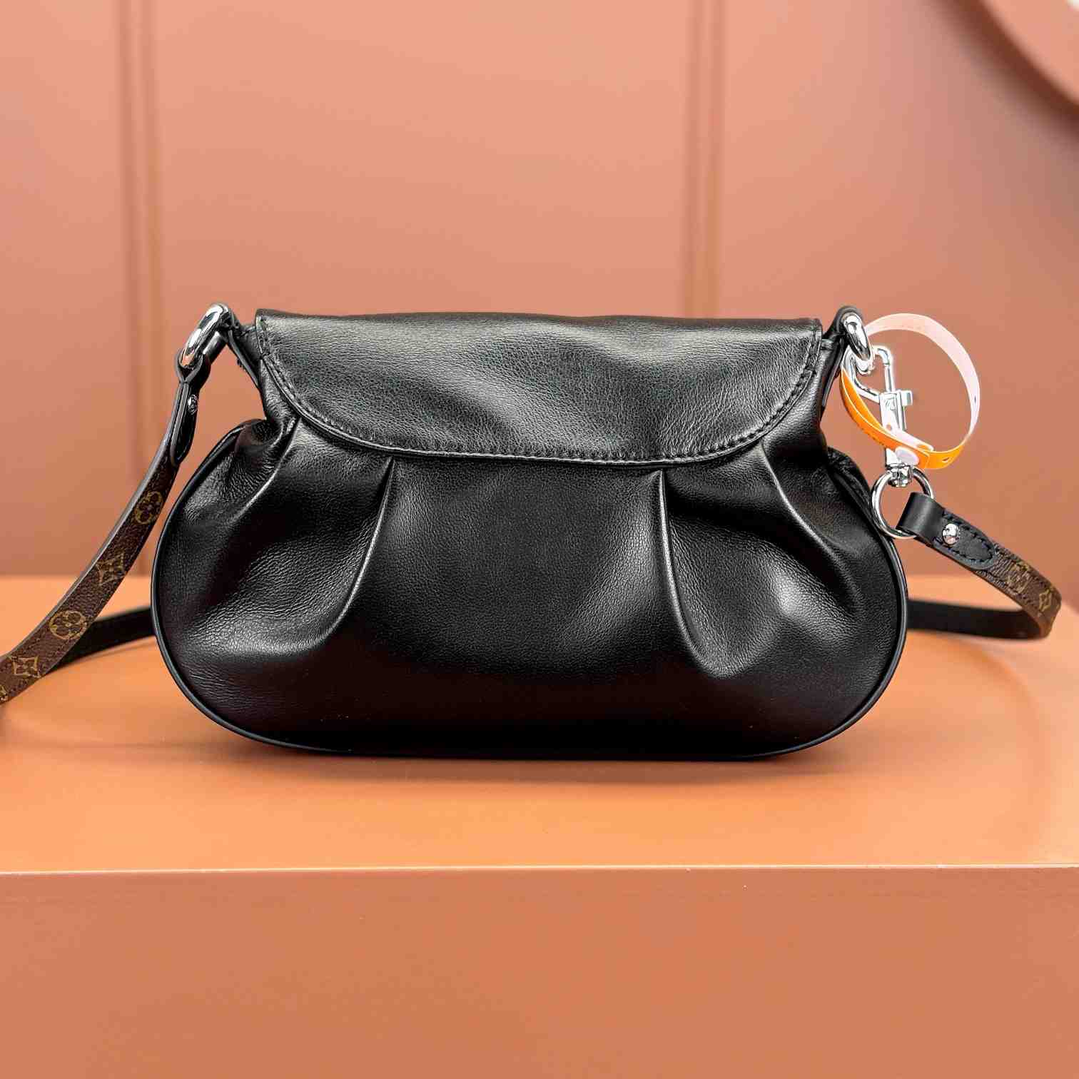 Louis Vuitton Sunset Vibe   M12192 - 