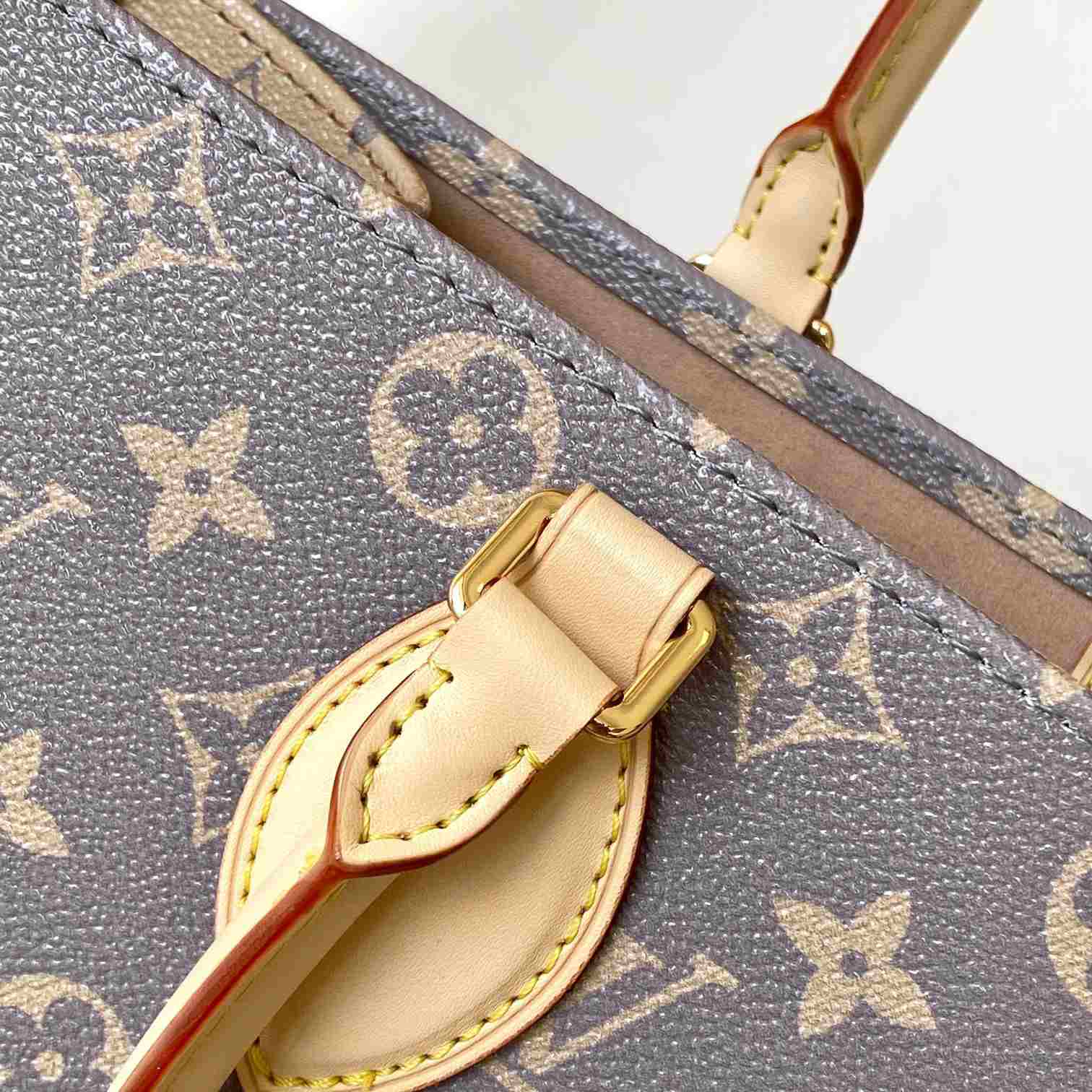 Louis Vuitton OnTheGo MM   M12415 - 