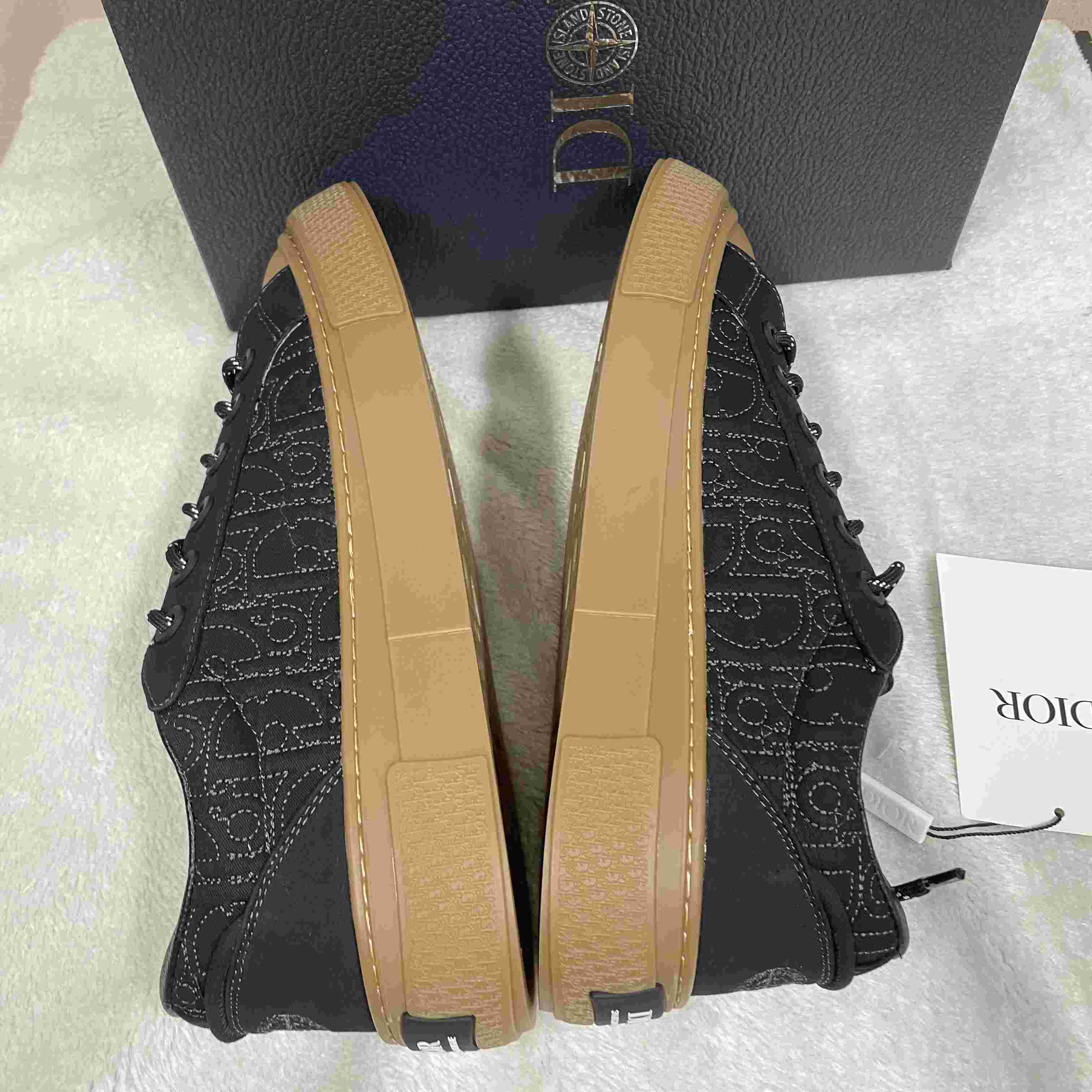 Dior And STONE ISLAND B33 Sneaker   - 