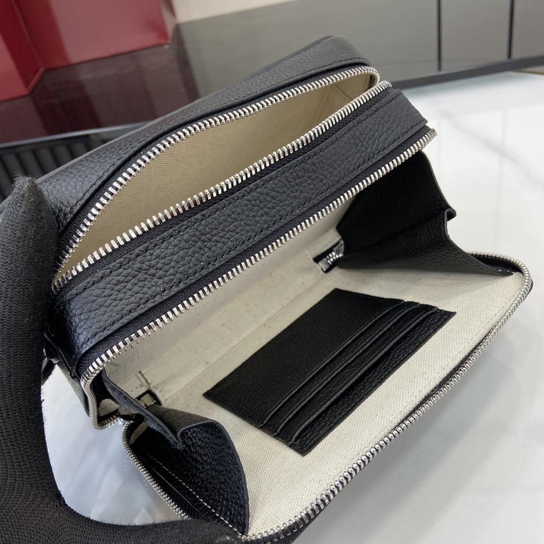 Gucci Jumbo GG Super Mini Bag - 