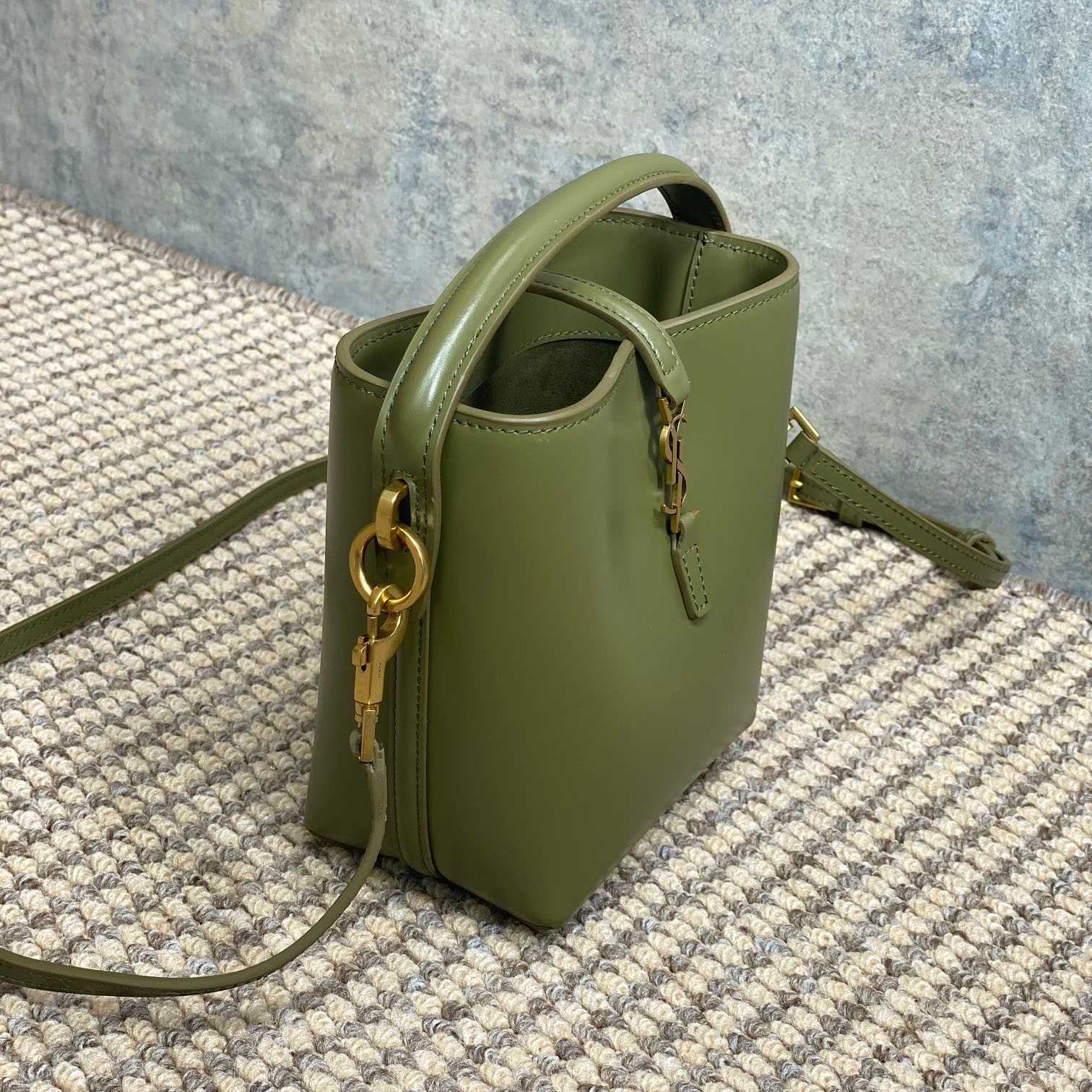 Saint Laurent Le 37 Mini In Shiny Leather - 